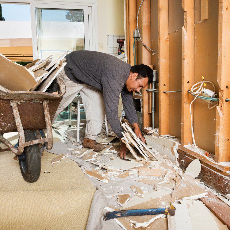 Junk removal services in Oregon City, OR